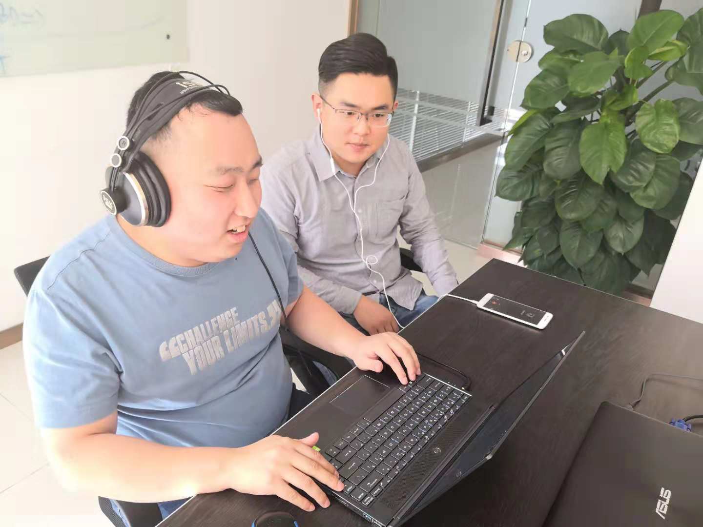(图)视障用户在直播